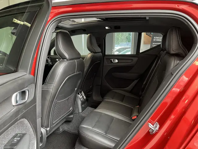 Volvo XC40 1.5 T5 Recharge R-Design 2020 Hybride Benzine 17