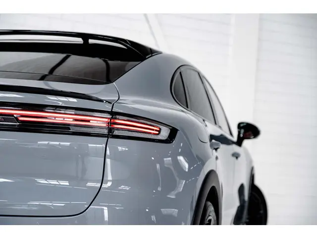 Porsche Cayenne Coupé E-Hybrid 2023 Hybride Benzine 8