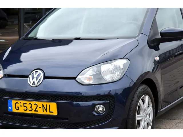 Volkswagen up! 1.0 high up! BlueMotion 2012 Benzine 7