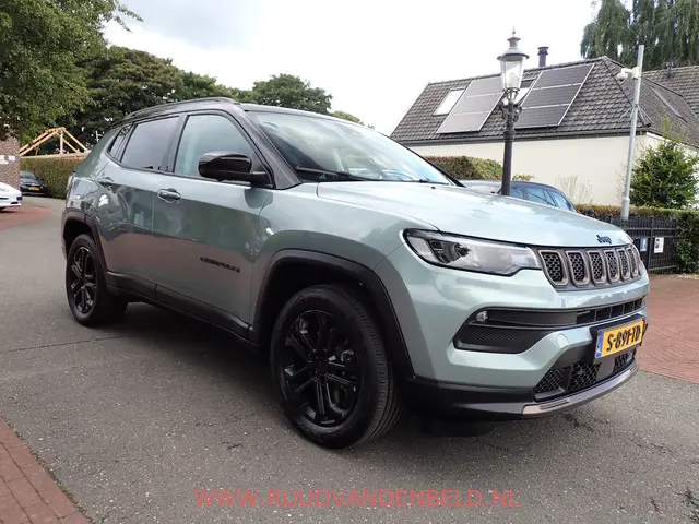 Jeep Compass 4XE 240 PHEV Upland 2023 Hybride Benzine 3