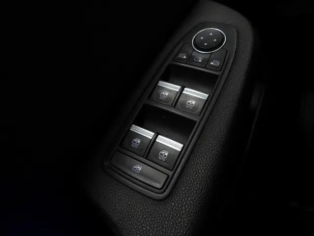 Renault Clio 1.0 TCe Intens 2020 Benzine 18