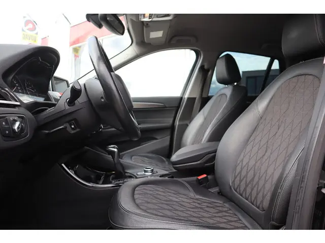 BMW X1 xDrive20i HIGH EXECUTIVE 2017 Benzine 6