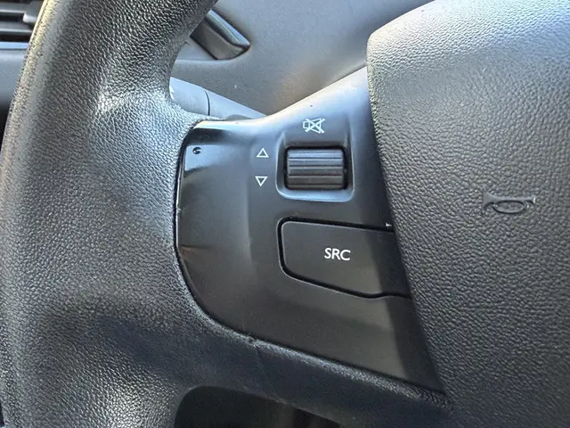 Peugeot 208 1.2 PureTech Blue Lease 2015 Benzine 19