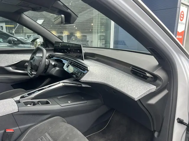 Peugeot 3008 1.2 Hybrid 145 GT 2025 Hybride Benzine 17
