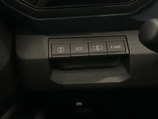 Dacia Duster 1.6 Hybrid 140 Journey 2025 Hybride Benzine 14