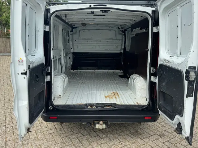 Nissan NV300 * L2H1 * Airco * Trekhaak * Imperiaal * 2019 Diesel 14