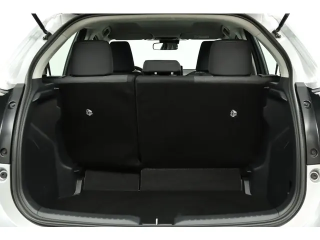 Toyota Yaris 1.5 Hybrid Dynamic 2023 Hybride Benzine 24