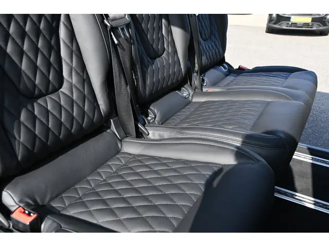 Mercedes-Benz V-Klasse 250d Lang DC 2023 Diesel 11