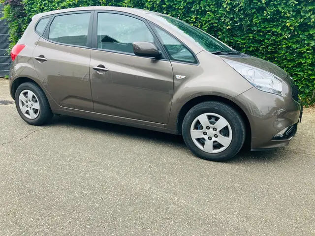 Kia Venga 1.6 CVVT Automaat 2015 Benzine 6