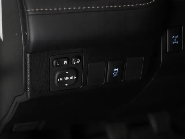 Toyota RAV4 2.0 Executive Business 4WD 2013 Benzine 15