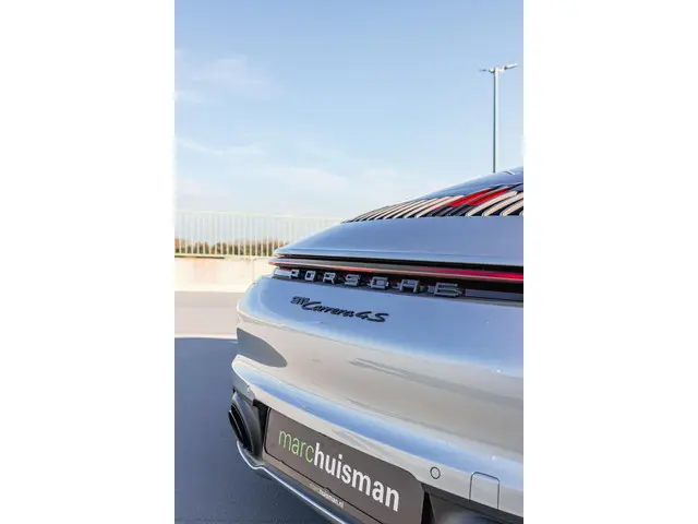 Porsche 911 3.0 Carrera 4S 2021 Benzine 90