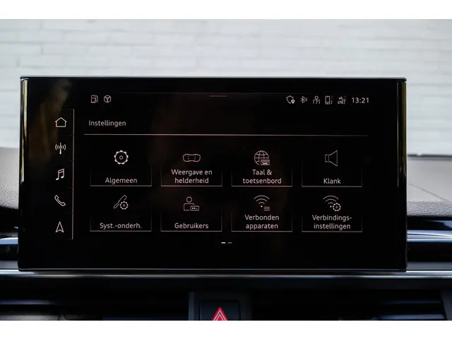 Audi A4 Avant 45 TFSI quattro edition one 2020 Benzine 33