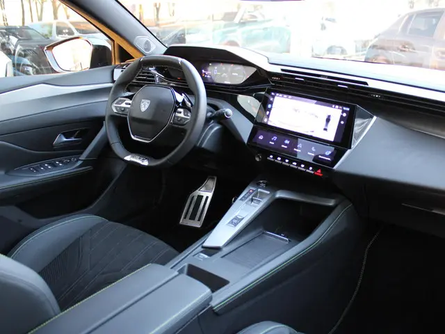 Peugeot 408 1.6 HYbrid GT 180 EAT8 2025 Hybride Benzine 3