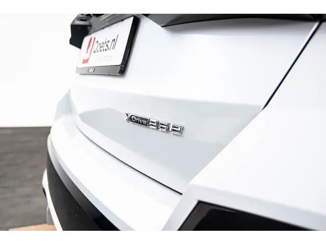 BMW X1 xDrive25e 2024 Hybride Benzine 28