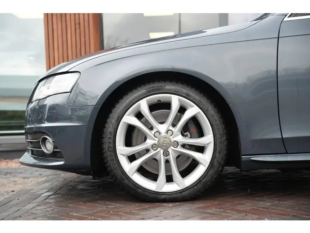 Audi A4 Avant 3.0 TFSI S4 quattro Pro Line 2013 Benzine 13