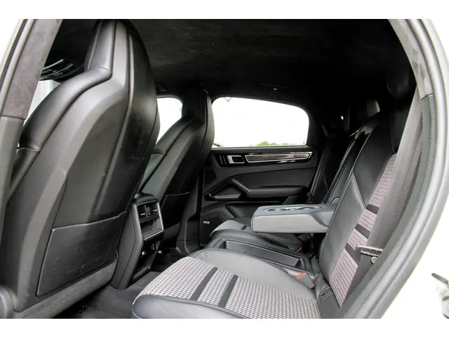 Porsche Cayenne Coupé 3.0 E-Hybrid 2019 Hybride Benzine 16