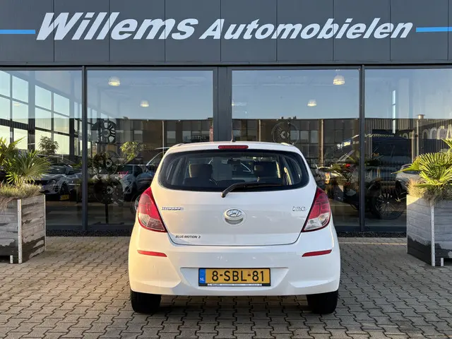Hyundai i20 1.2i i-Deal 2014 Benzine 5