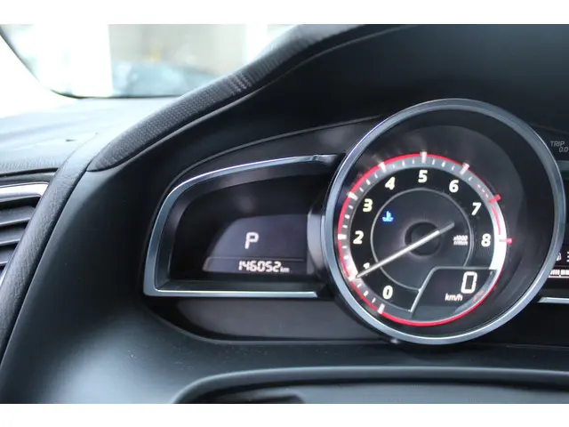 Mazda 3 2.0 GT-M//Bose//Automaat//Navi!! 2014 Benzine 13