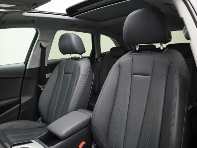 Audi A4 Avant 35 TFSI/150PK S Line 2021 Benzine 6