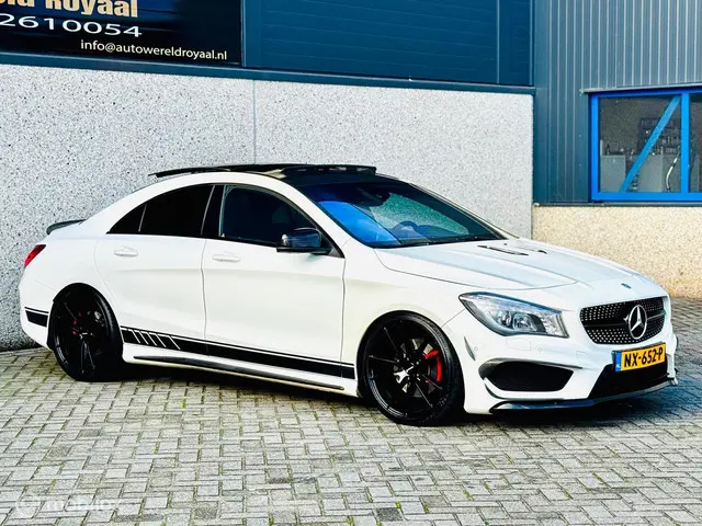 Mercedes-Benz CLA 250 Edition 1 2013 Benzine 4
