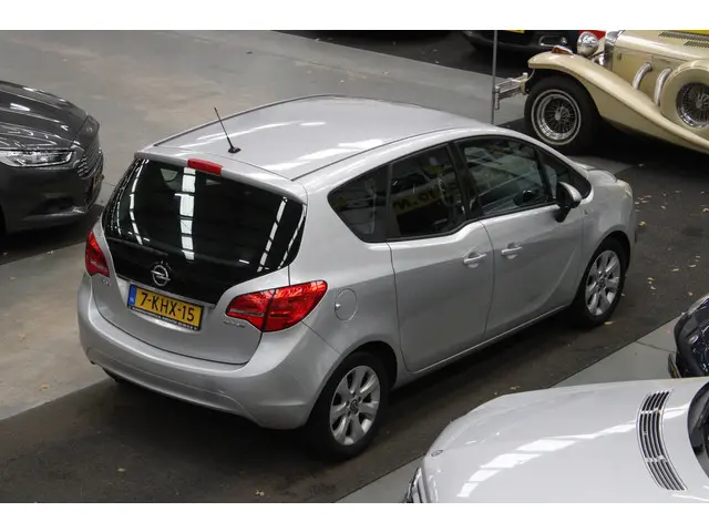 Opel Meriva 1.4 Berlin 2013 Benzine 24