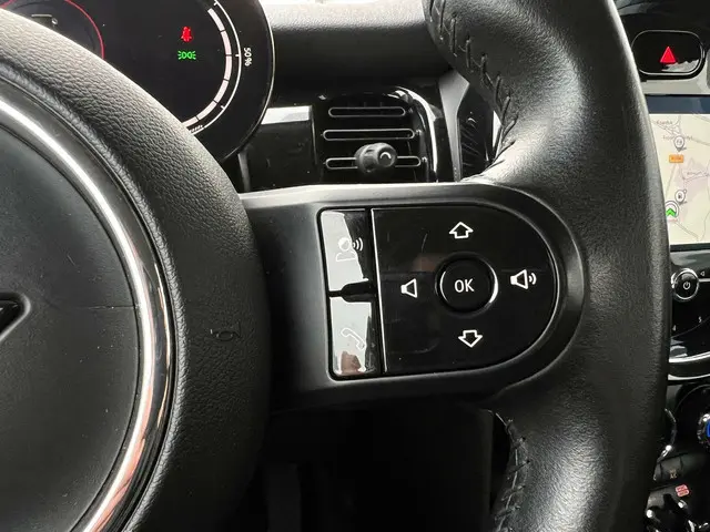 MINI Electric Mini Essential 33 kWh 2021 Elektrisch 9