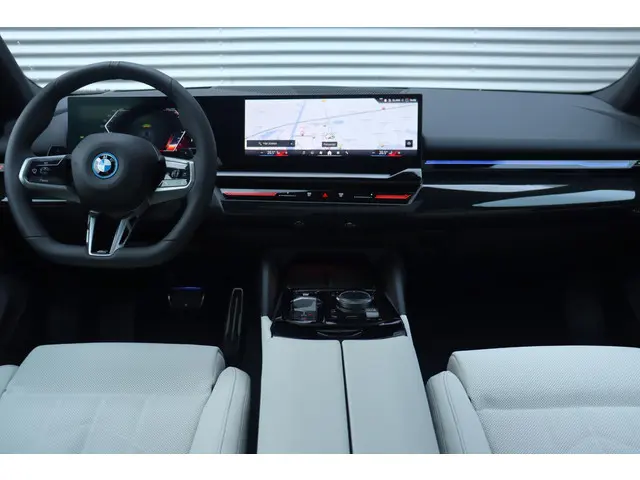 BMW 5 Serie Touring 530e 2025 Hybride Benzine 11