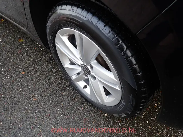 Volkswagen Golf 1.0TSI Life 2022 Benzine 7