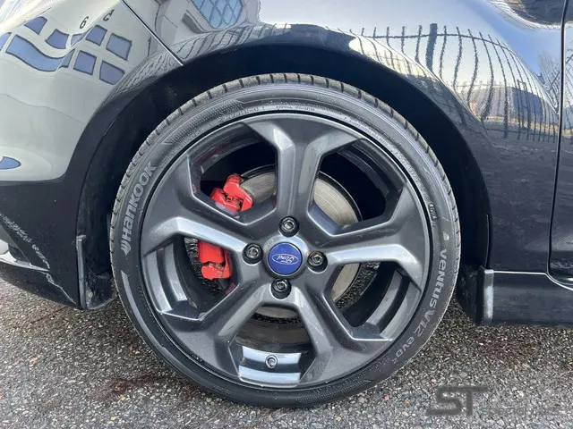 Ford Fiesta 1.6 ST|Nieuw distributieriem 2014 Benzine 19