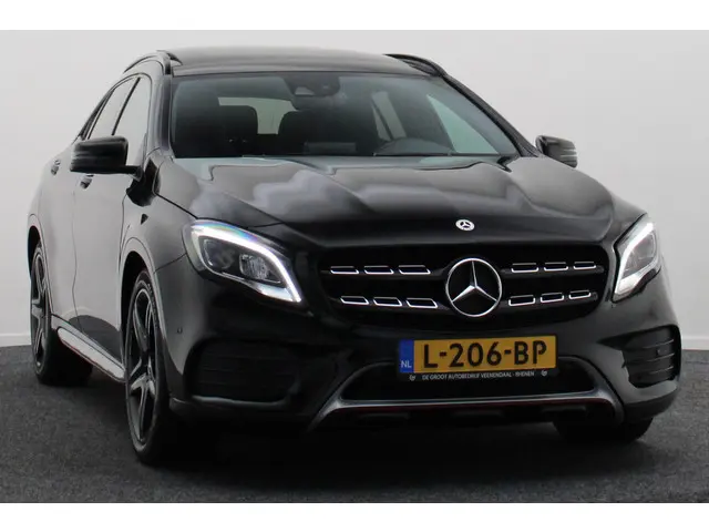 Mercedes-Benz GLA 250 4Matic 2017 Benzine 23