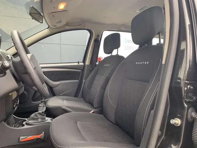 Dacia Duster 1.2 TCe 4x2 Lauréate 2014 Benzine 7
