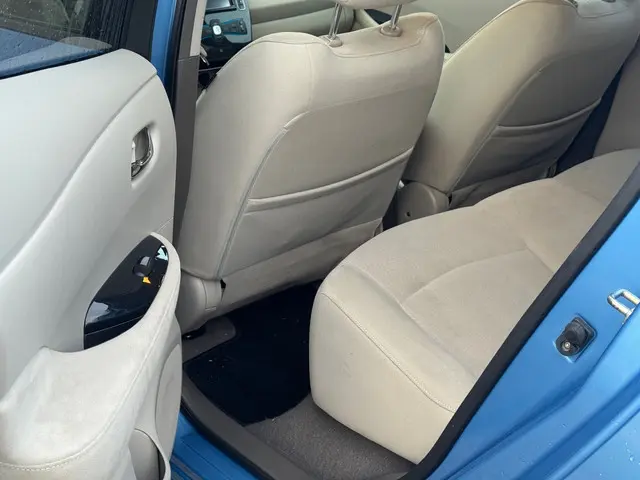 Nissan Leaf Base 24 kWh uit 2013 2013 Elektrisch 9