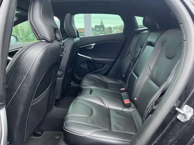 Volvo V40 2.0 T4 Business Sport 2018 Benzine 13