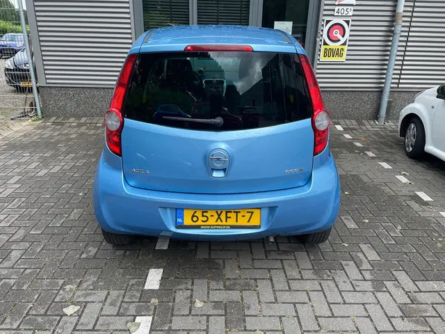 Opel Agila 1.0 Edition 2012 Benzine 9