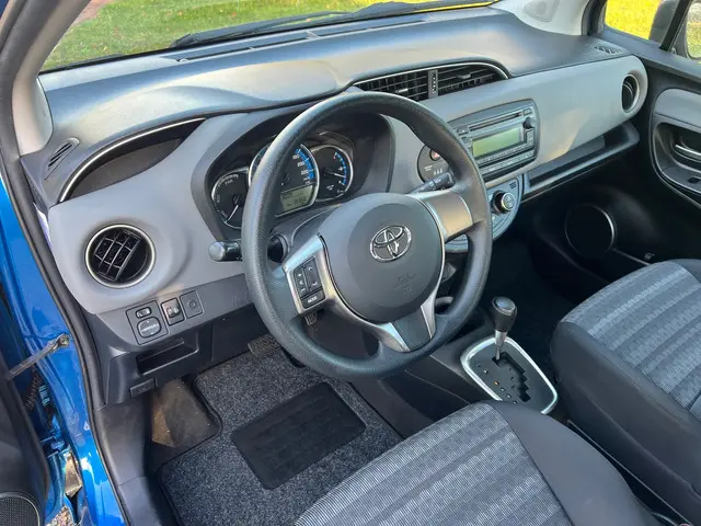 Toyota Yaris 1.5 Hybrid Now 2016 Hybride Benzine 8