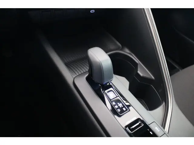 Toyota C-HR 1.8 Hybrid 140 Active 2024 Hybride Benzine 23