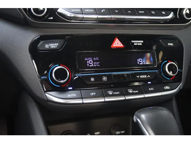 Hyundai IONIQ 1.6 GDi COMFORT AUT. 2018 Hybride Benzine 25