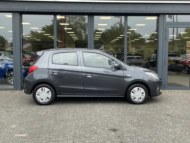 Mitsubishi Space Star 1.2 Connect+ 2024 Benzine 14