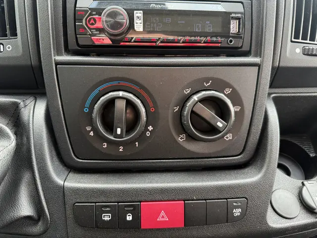 Peugeot Boxer 2.2 HDI 165PK 2023 Diesel 16