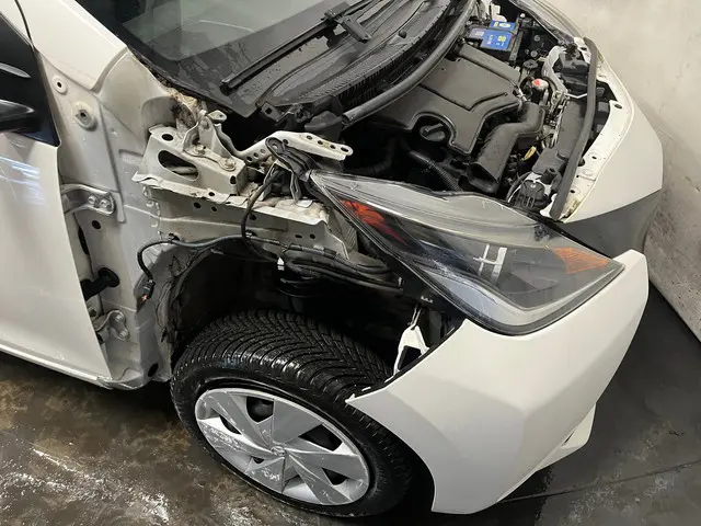 Toyota Aygo 1.0 VVT-i x-play - Schade 2015 Benzine 8