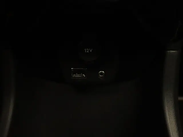 Toyota Aygo 1.0 VVT-i x-clusiv Cabrio 2016 Benzine 29