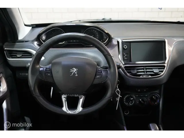 Peugeot 2008 1.2 PureTech Active 2014 Benzine 12