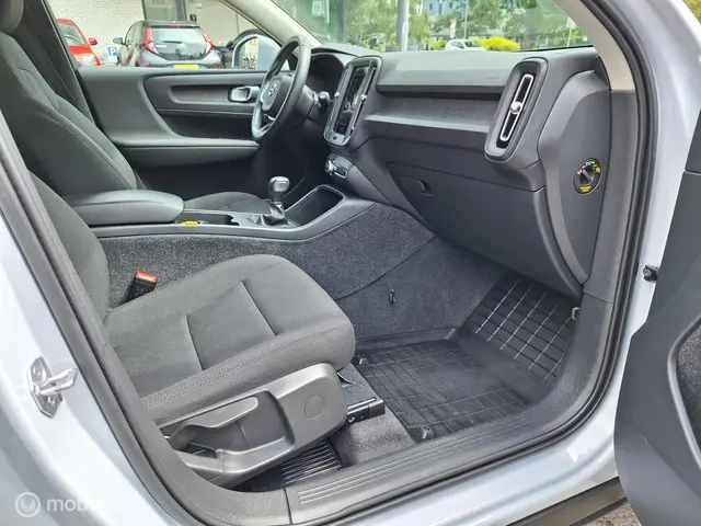 Volvo XC40 1.5 T2 MOMENTUM 2021 Benzine 12