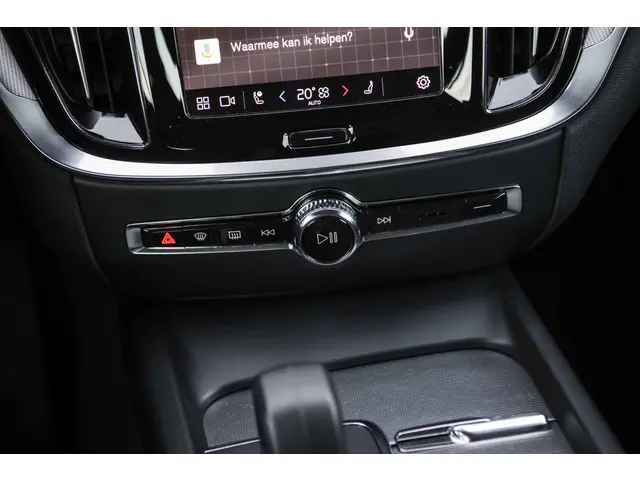 Volvo V60 2.0 B3 Essential Edition 2023 Benzine 23