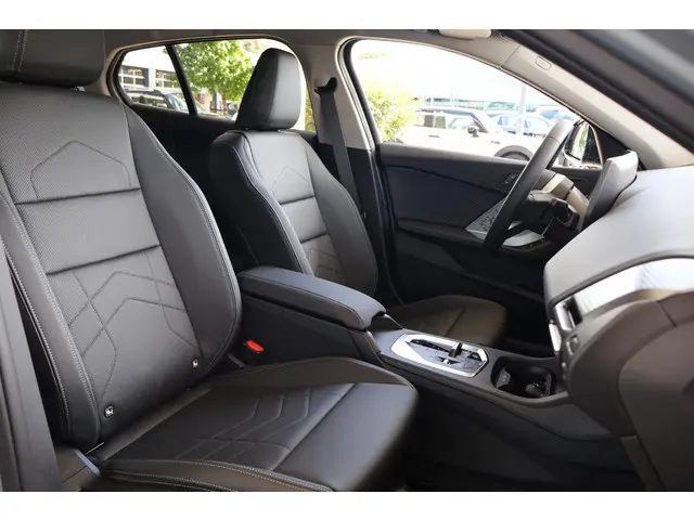 BMW 1 Serie 120 M Sport Design Edition 2025 Benzine 7