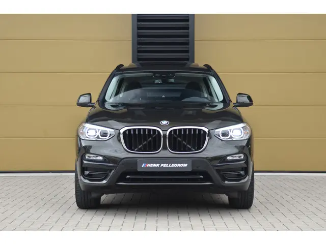 BMW X3 xDrive20i Executive 2018 Benzine 7