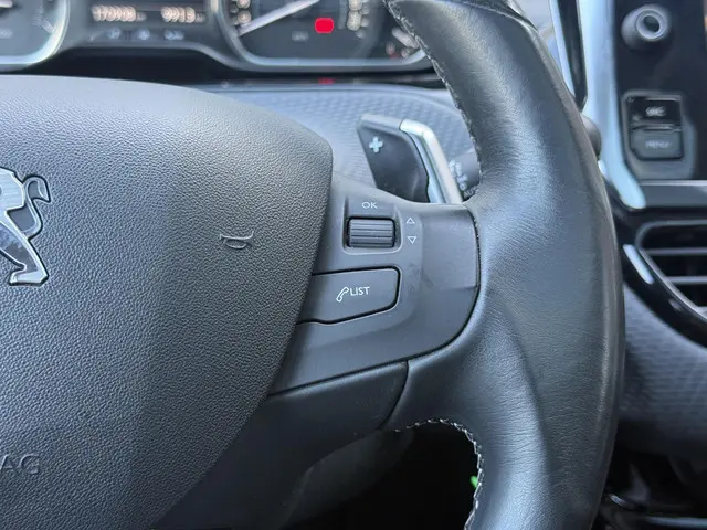 Peugeot 2008 1.2 VTi Allure 2014 Benzine 18