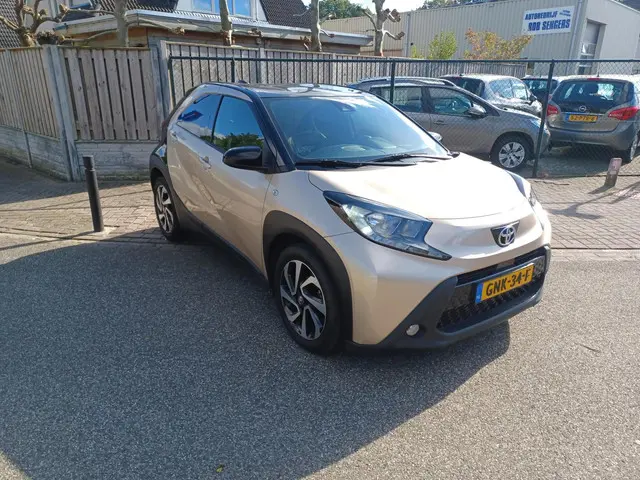 Toyota Aygo X 1.0 VVT-i S-CVT envy 2023 Benzine 2