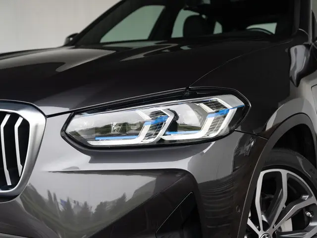 BMW X3 xDrive30e 2022 Hybride Benzine 12