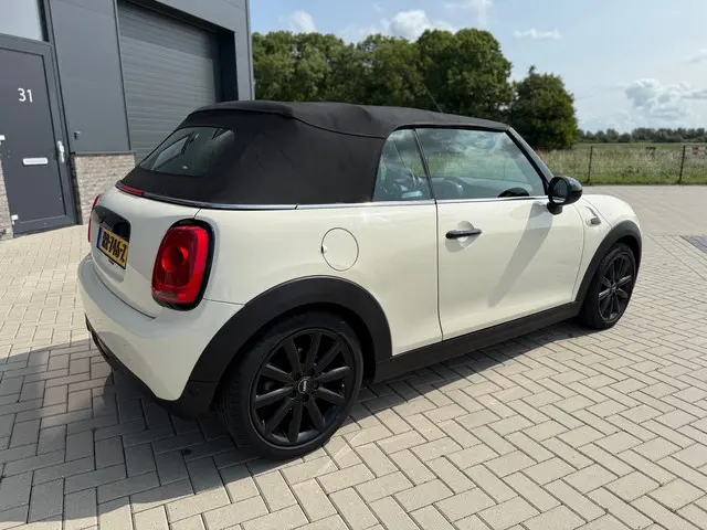 MINI Cooper Cabrio Mini 1.5 Business 2018 Benzine 16